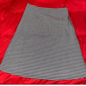 Ann Taylor black-and-white checkered skirt size 4